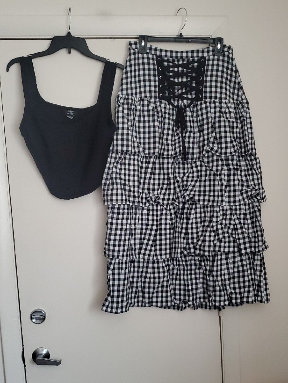 Hot Topic Black and White Gingham Lace-Up Tiered A-Line Skirt - Picture 13 of 15